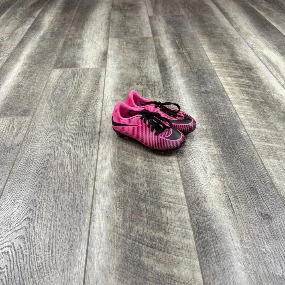 Nike Kids Pink/Black Soccer Cleats‎